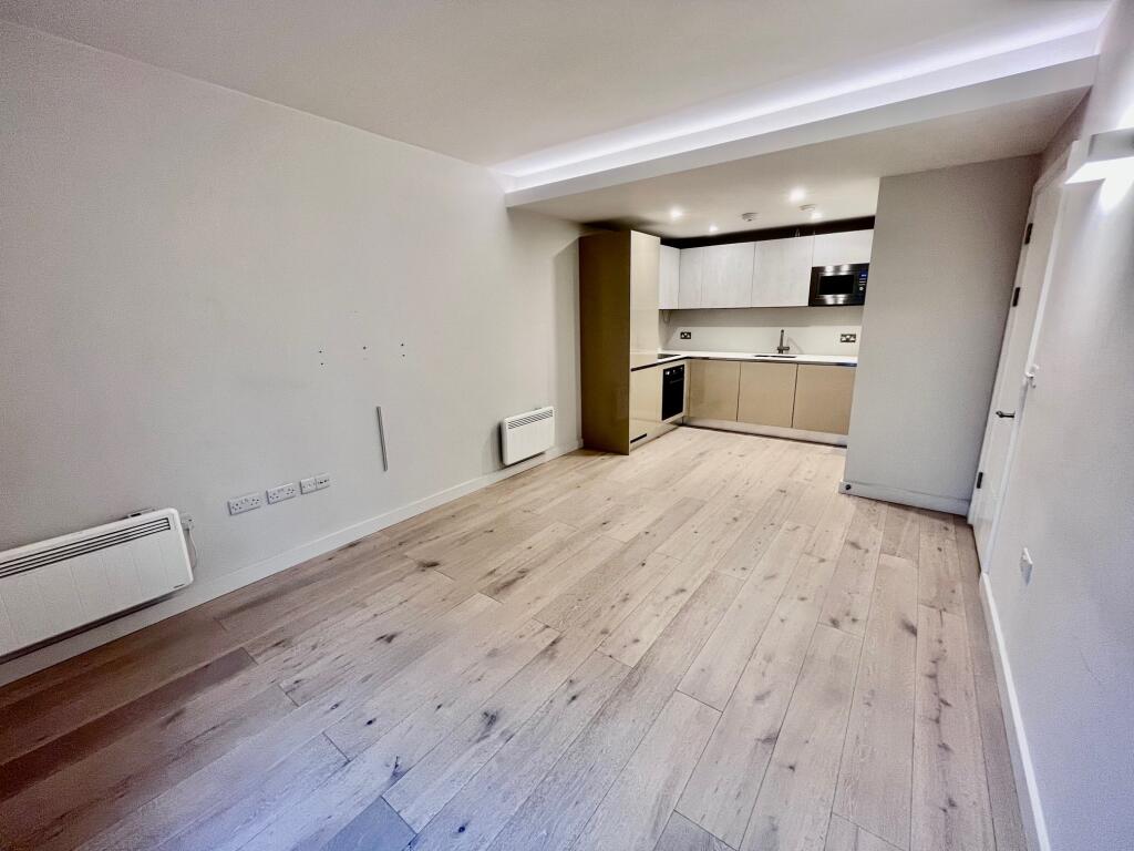 Apartment in Bracknell - View 4