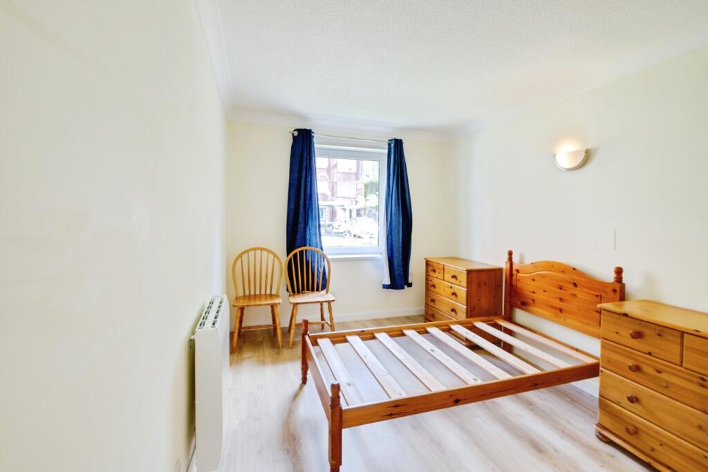 Apartment in Poole - More