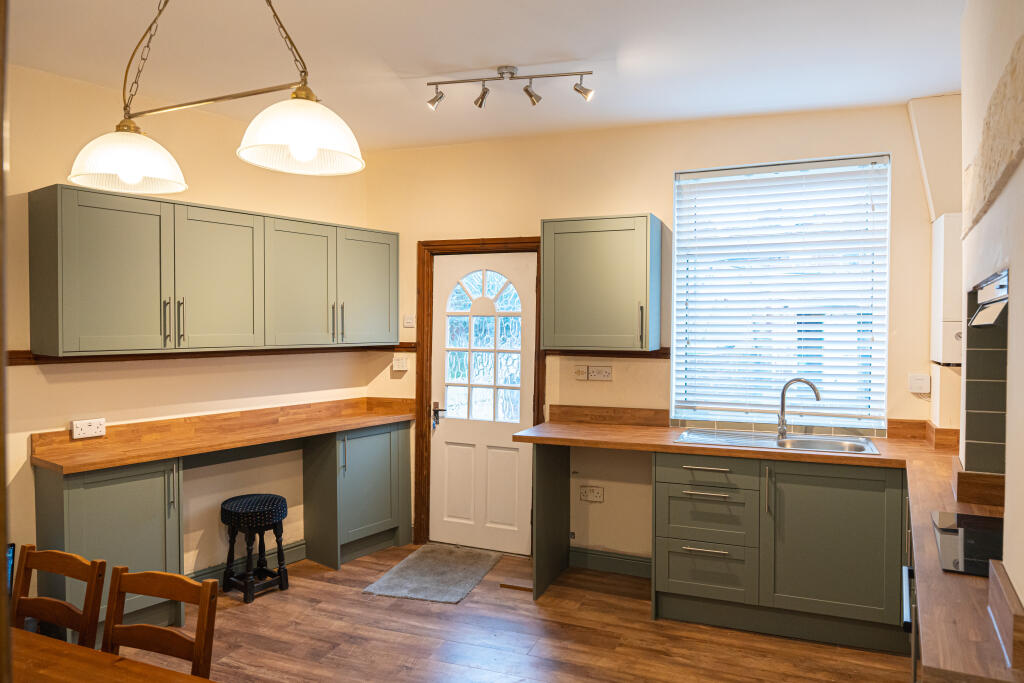 Main image of property: 58 Jawbones Hill, Chesterfield, Derbyshire S40 2EN