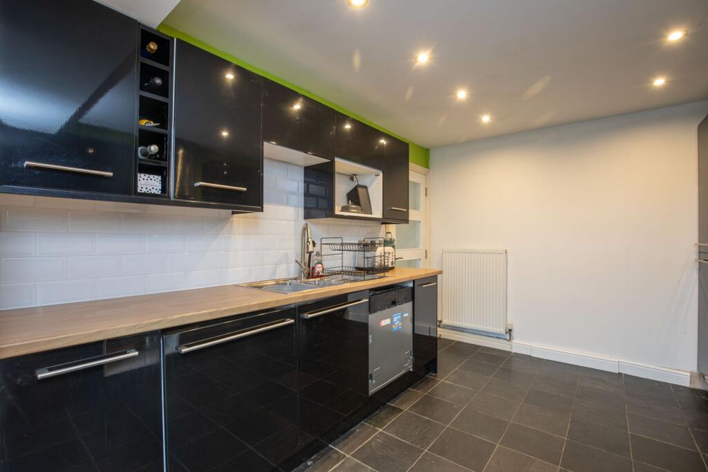 House in Porthcawl - More