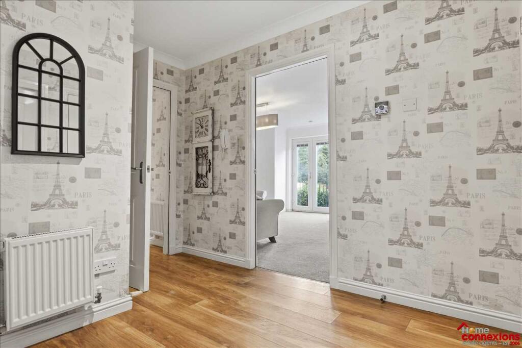Apartment in Glasgow, South Lanarkshire - View 2