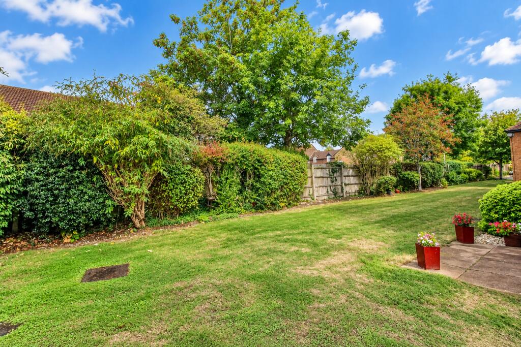 Apartment in Thatcham, West Berkshire - View 2