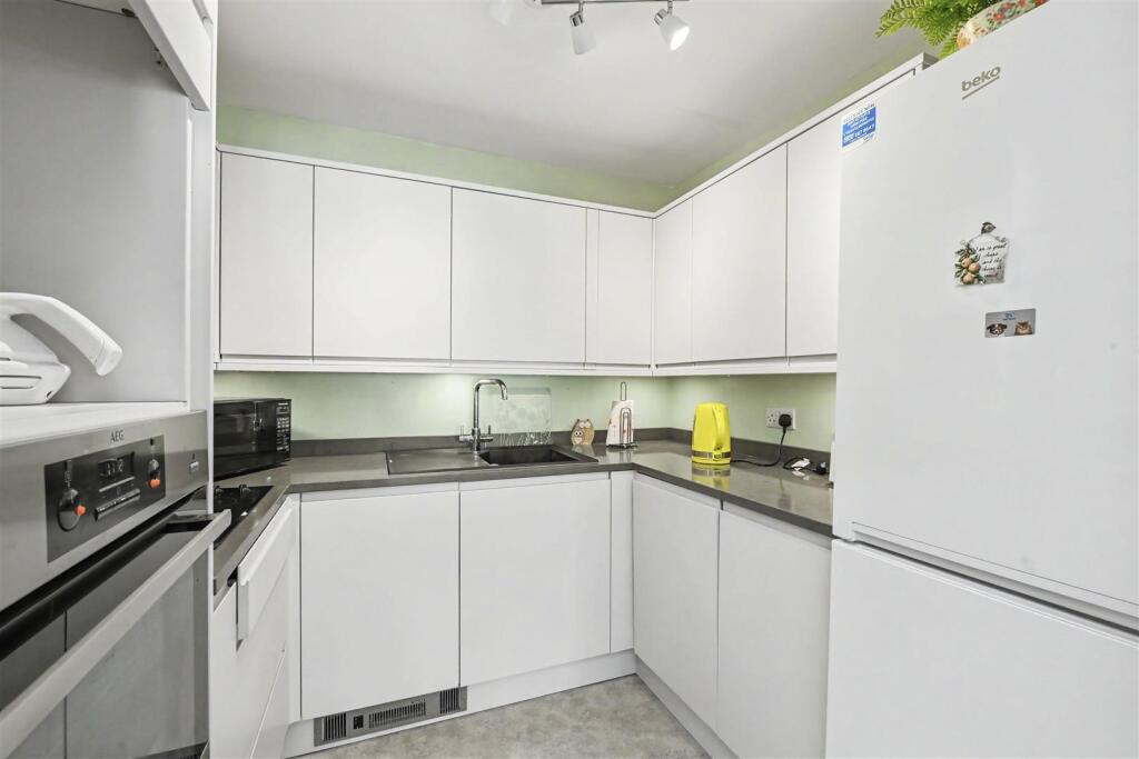 Marlborough Road, St. Albans photo 2