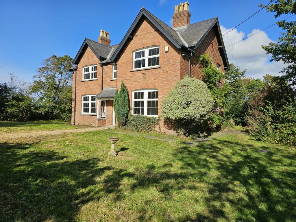 Main image of property: Lunt Lane, Liverpool, L29 7WL