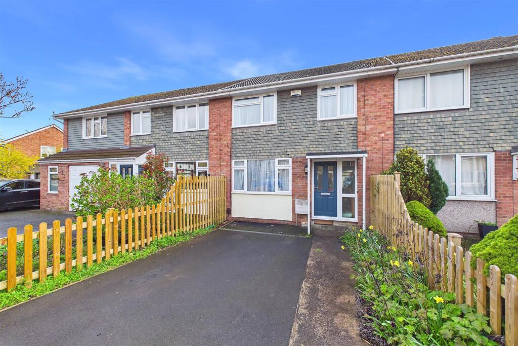 Main image of property: Central Clevedon living moments from amenities