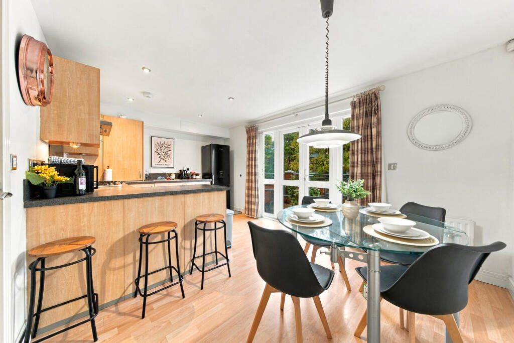 House in Nottingham, Hockley, The Meadows - View 5