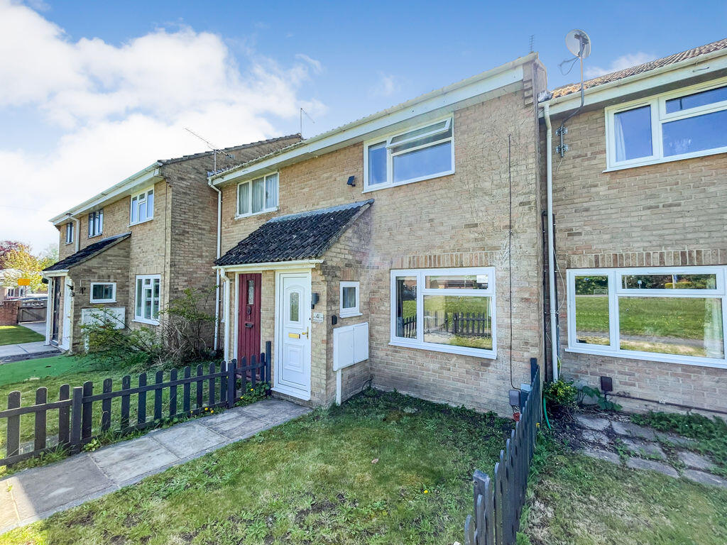 2-bed terraced on Monarch Way, Hedge End, £260,000
