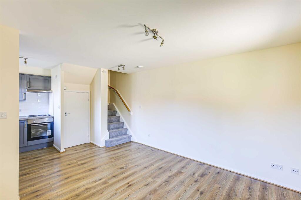 House in Tandridge, Holland, Oxted - View 4