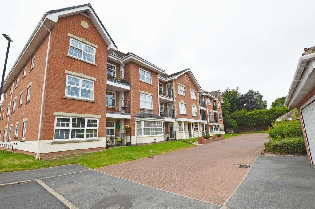 Main image of property: 39 Manor Apartments, Poulton Gardens, Poulton-Le-Fylde, FY6 7HF
