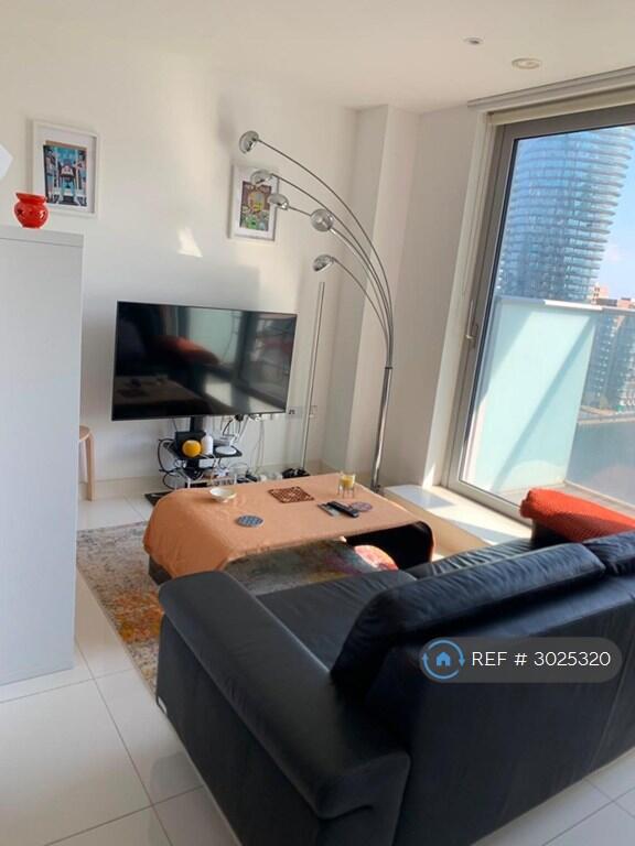 Main image of property: Pan Peninsula Square, London, E14