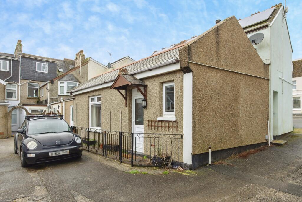 Main image of property: Edgcumbe Avenue, Newquay, Cornwall, TR7