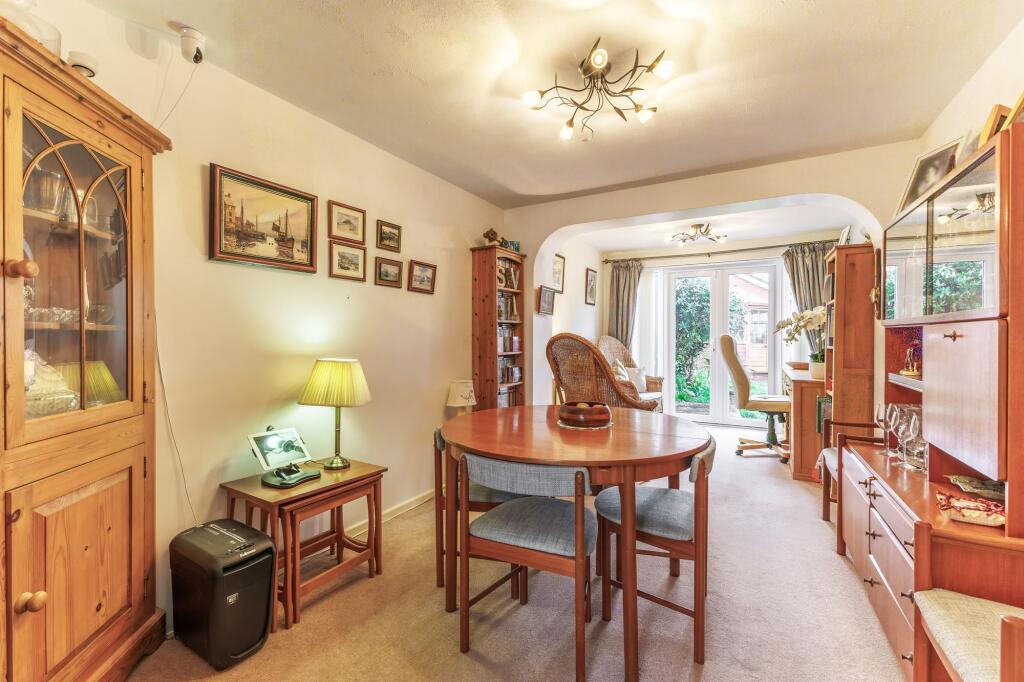 Paddock Close, Pershore, WR10 photo 3