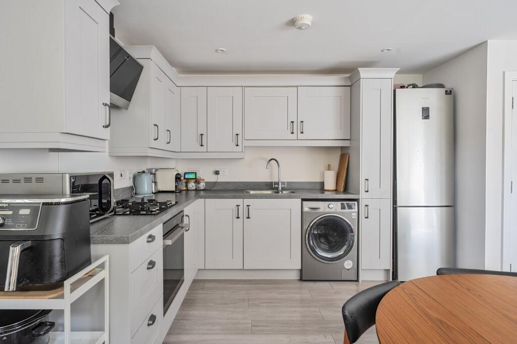 Apartment in Southampton - More