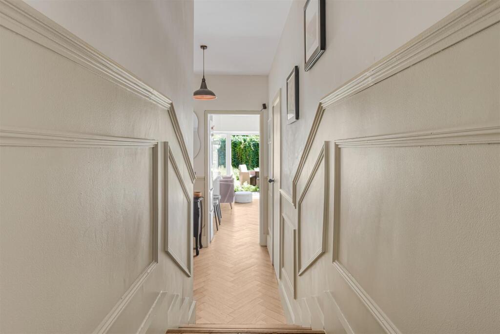Apartment in London - More