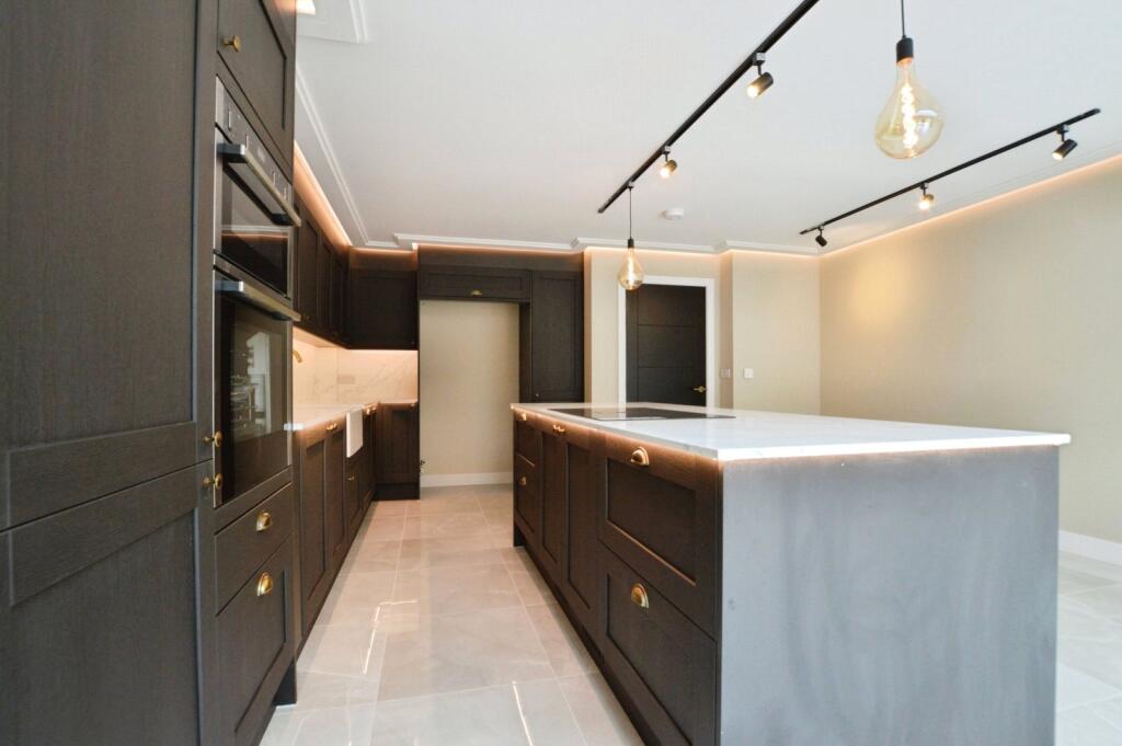 House in Southampton - View 4