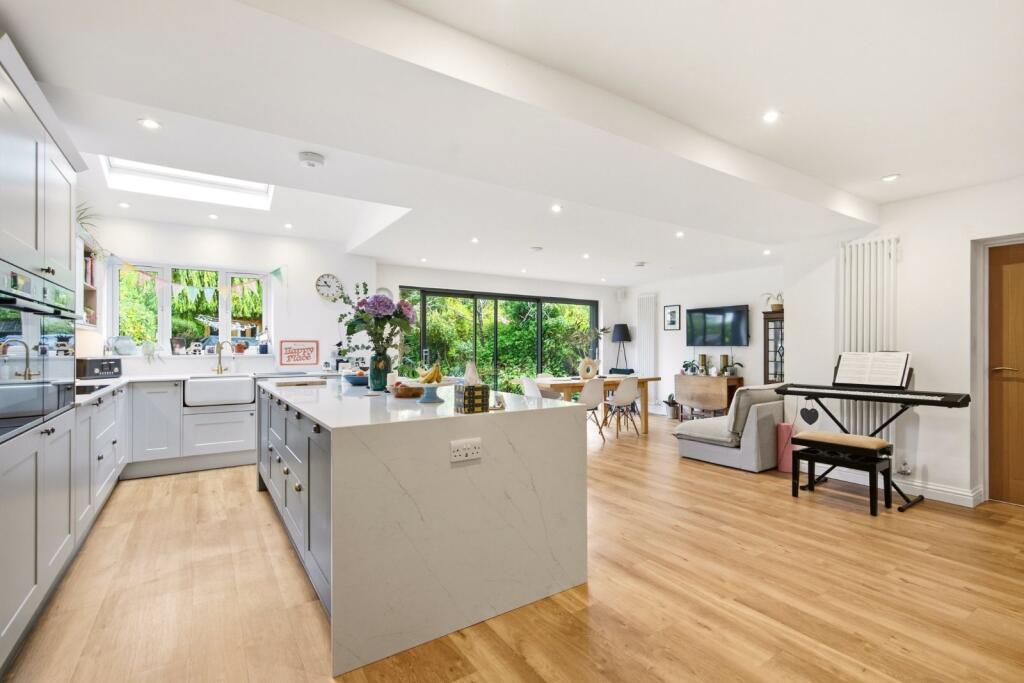 House in St Albans, Redbourn - View 5