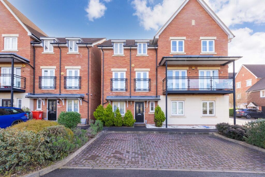 Main image of property: Foxherne, Langley, SL3