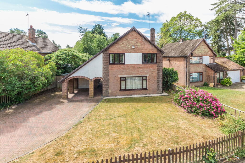 4-bed detached on Queensway, Banbury, £495,000