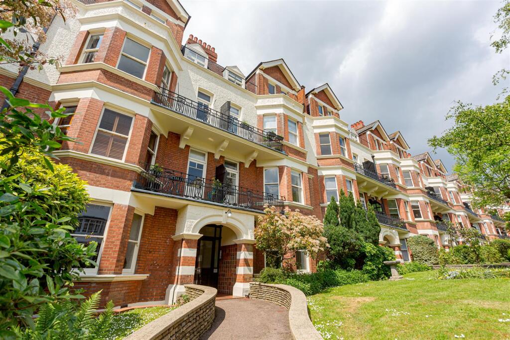 Apartment in London - View 2