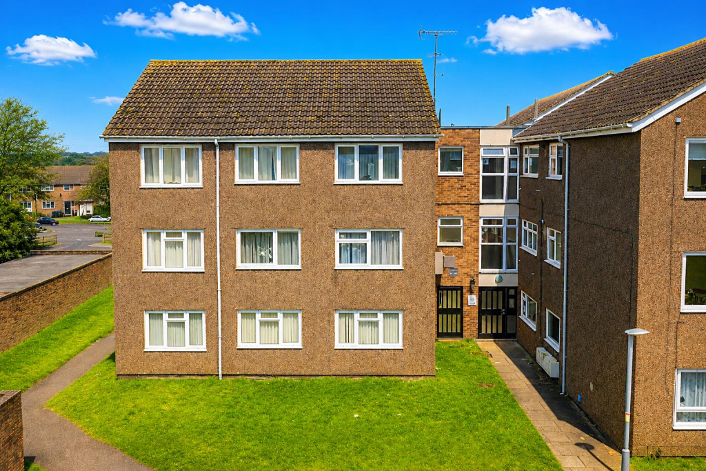 Main image of property: Claymore, Hemel Hempstead, HP2