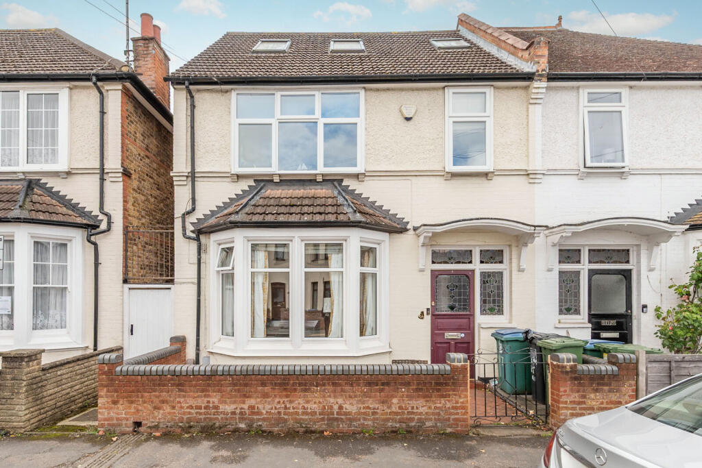 Main image of property: Queens Avenue, Watford, WD18