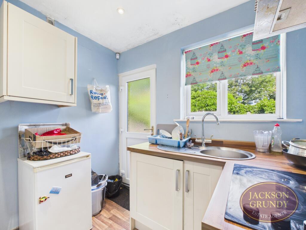 House in Northampton, St David's, Kingsthorpe - More