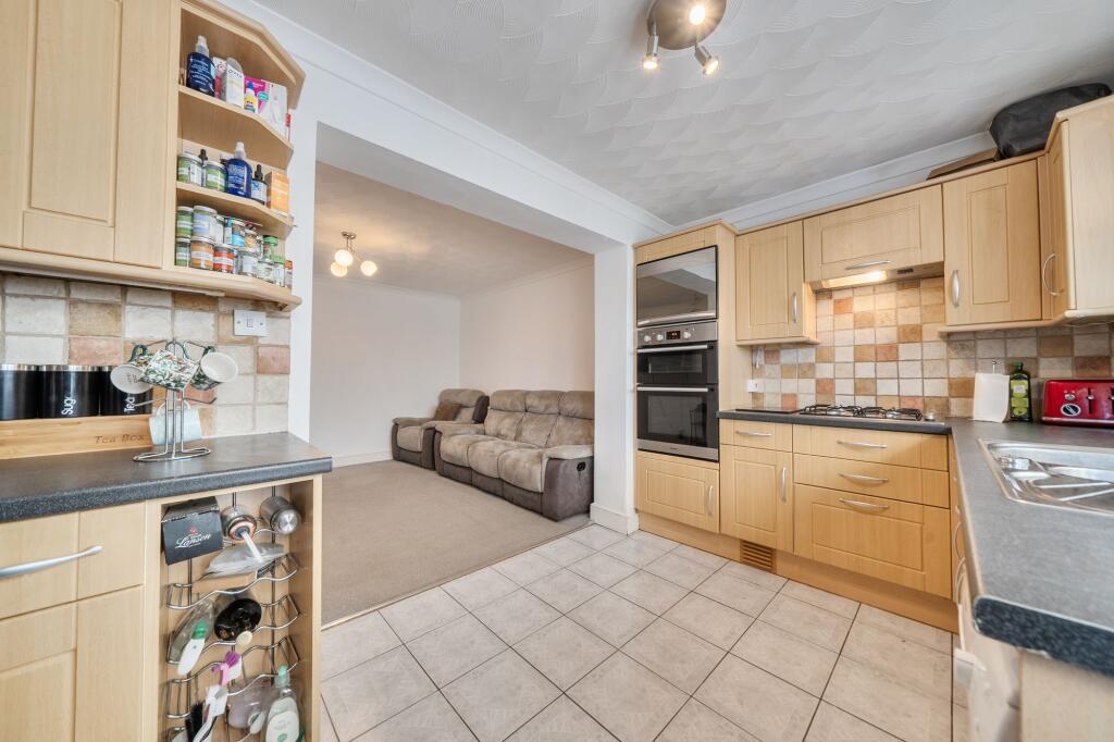 Swan Lane, Sellindge, TN25 photo 3