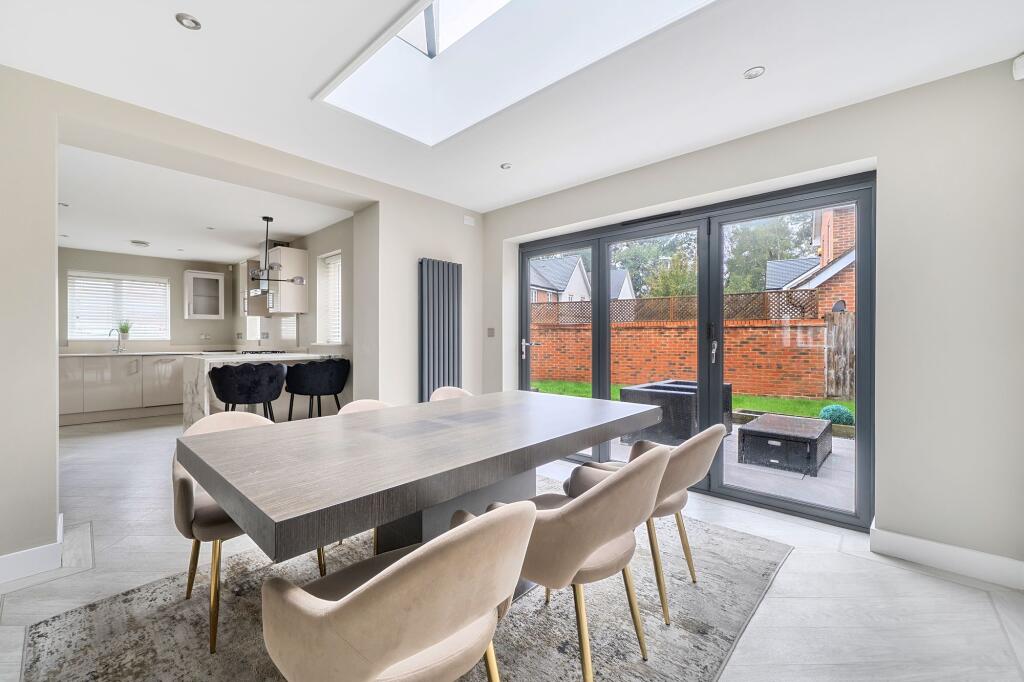 Swords Drive, Crowthorne, RG45 photo 4