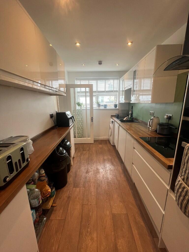 1 bedroom house share for rent