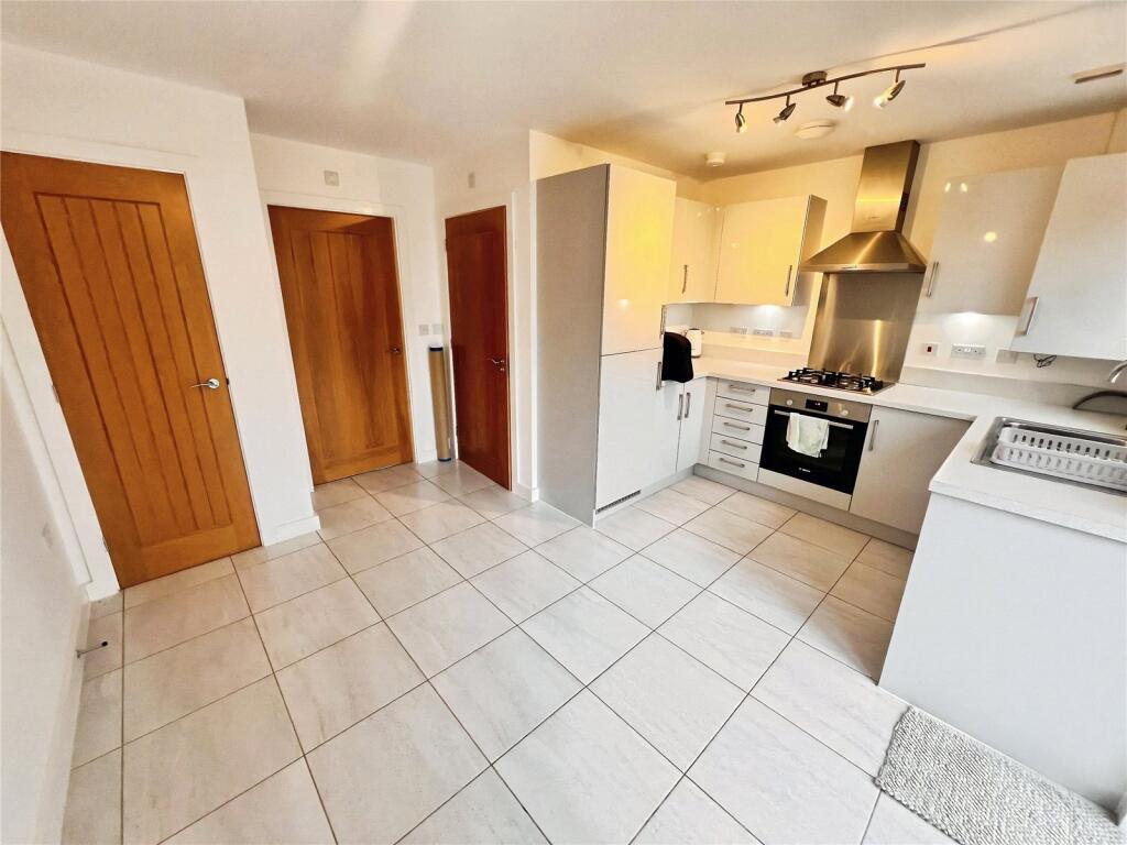 Coltman Close, Stapenhill, Burton Upon Trent, Staffordshire, DE15 photo 2