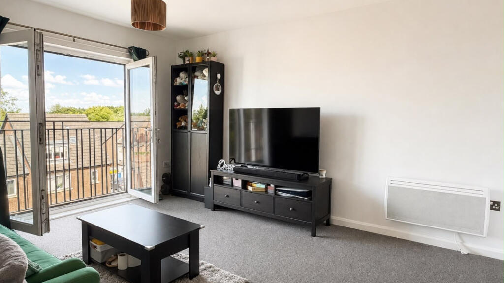 Apartment in Trafford, Greater Manchester - View 3
