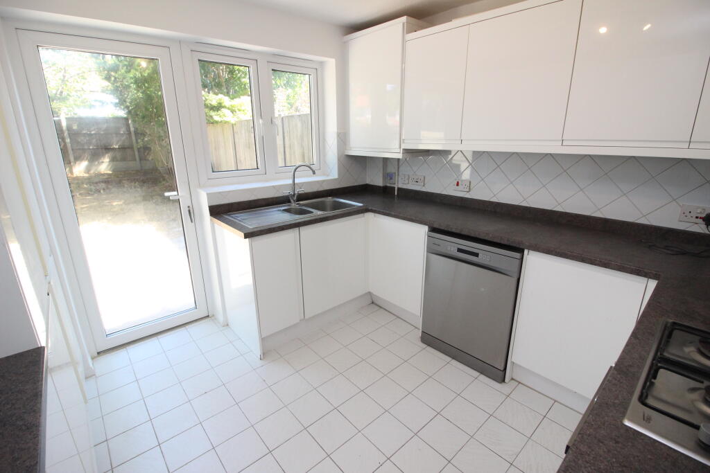 House in Kingston upon Thames - View 4