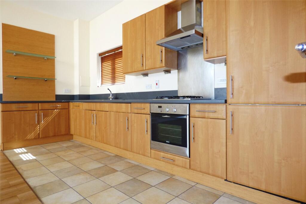 Apartment in Tunbridge Wells, Kent - View 4