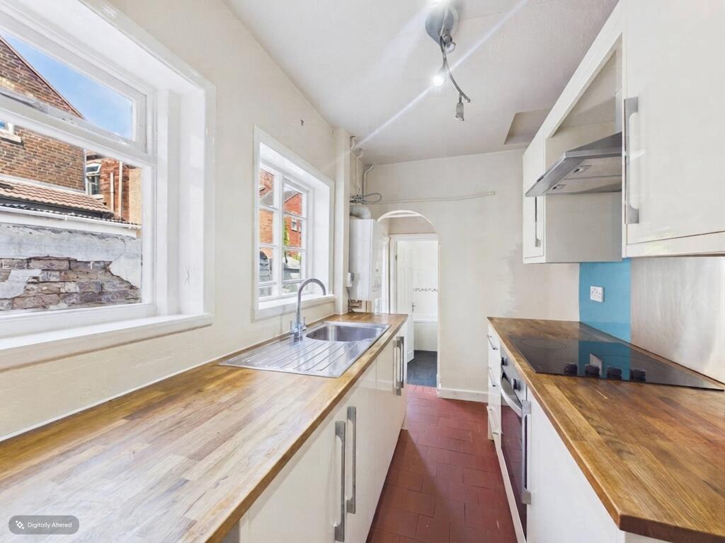 House in Stoke-on-Trent - View 4