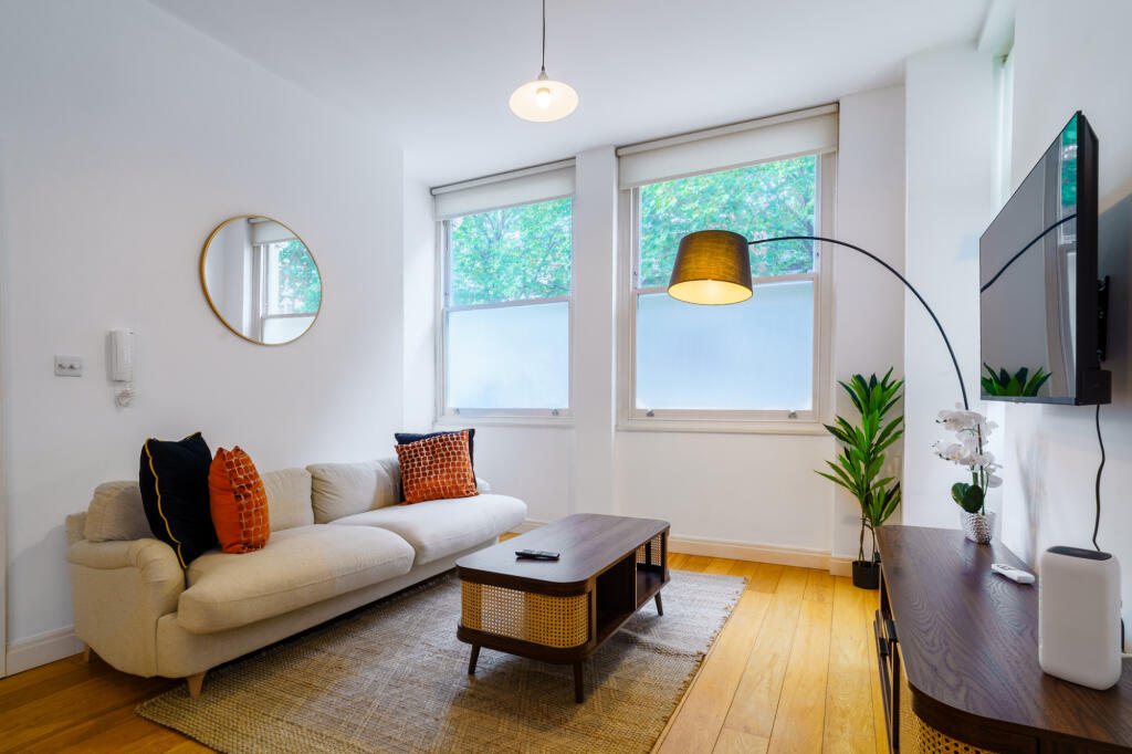 2 bedroom maisonette for rent