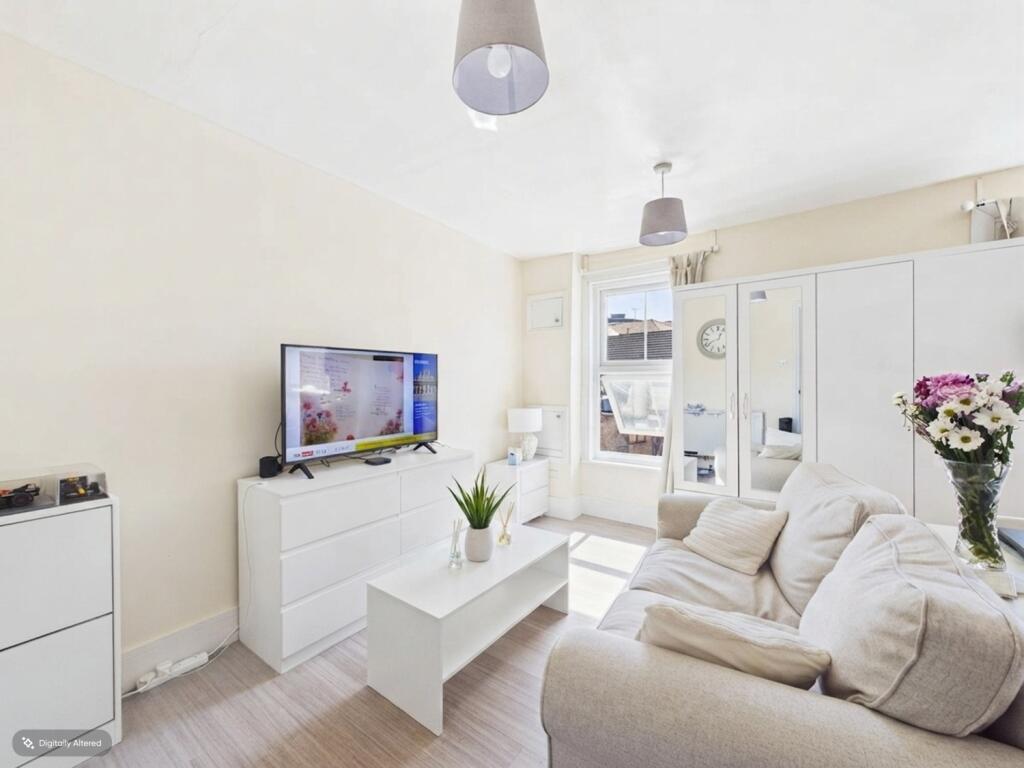 Main image of property: Victoria Street, Rochester, ME1 1XH