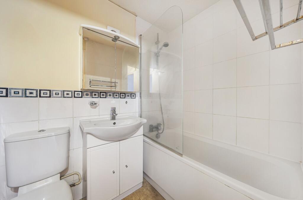 Meon Close, Petersfield, GU32 - More