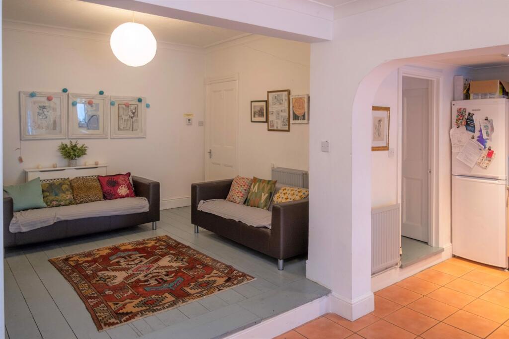 House in Gloucester - View 3
