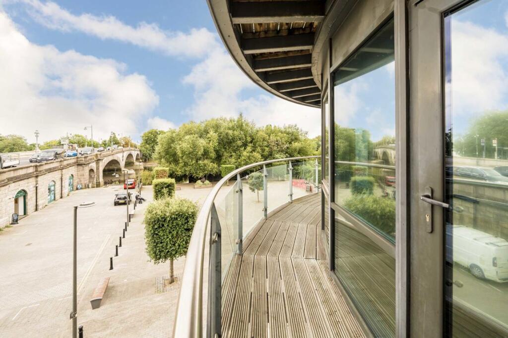 Apartment in Twickenham - View 4