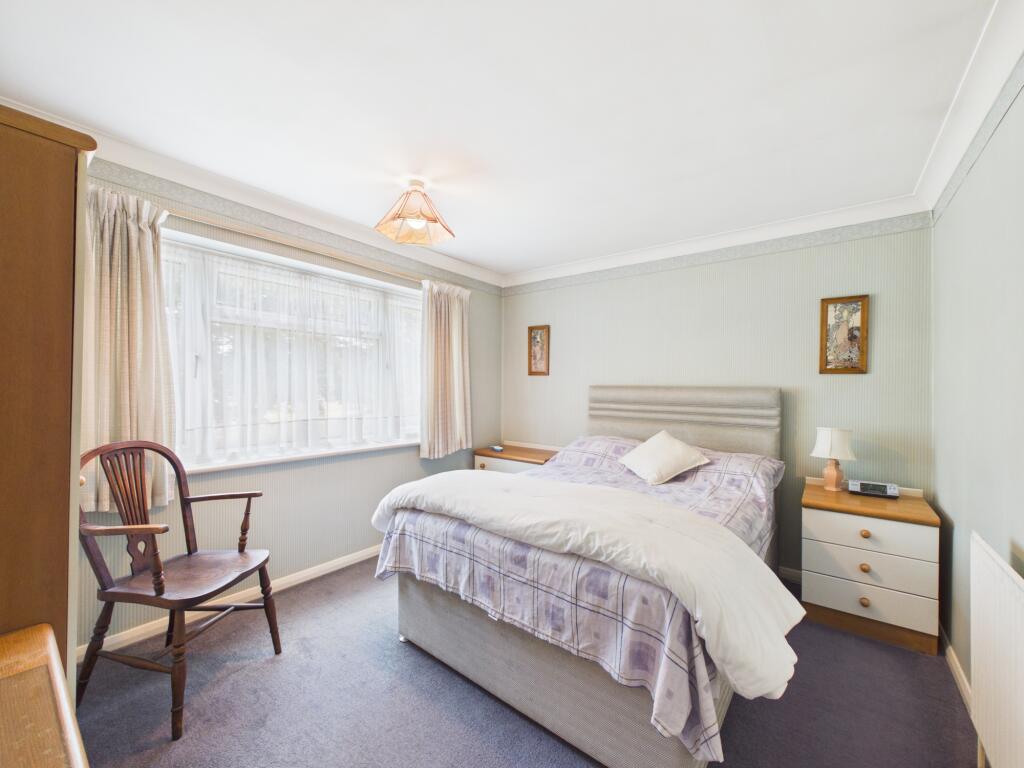 House in Horsham, West Sussex - More