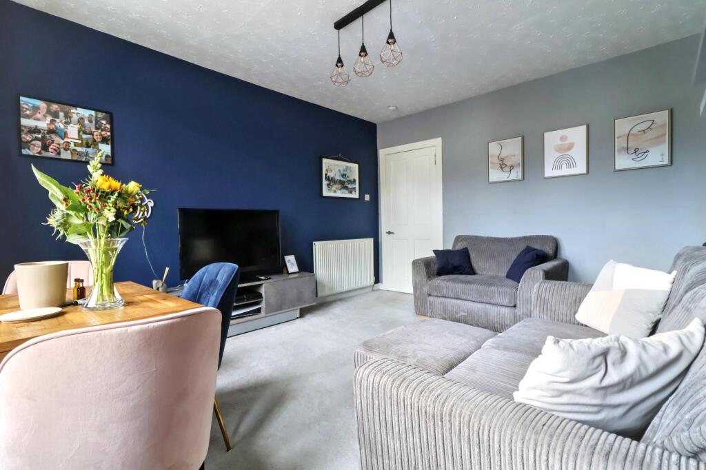 Apartment in Paisley, Renfrewshire - View 4