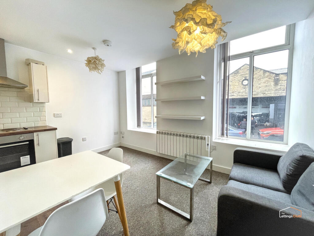 Apartment in Calderdale, West Yorkshire - View 2