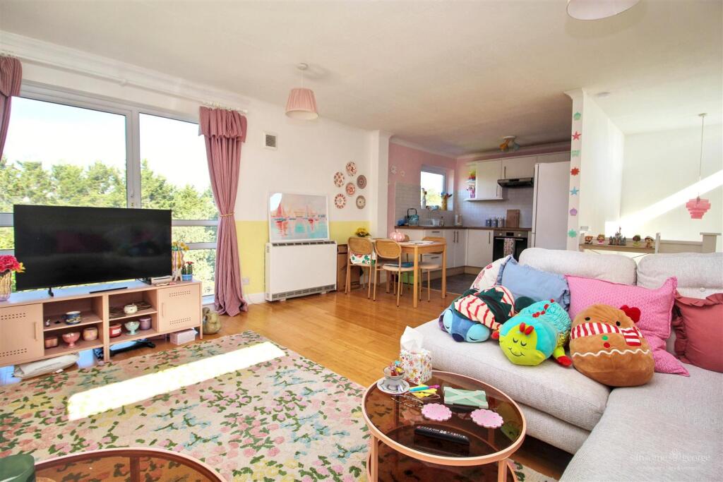 Apartment in Reading, Katesgrove - View 4