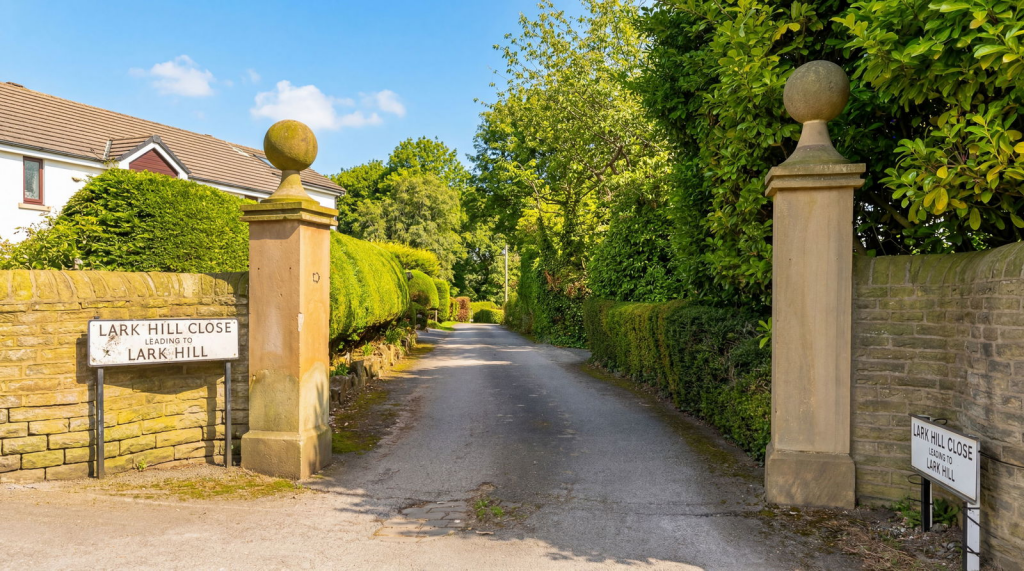 Additional image 34 of Lark Hill Close, Cleckheaton, BD19