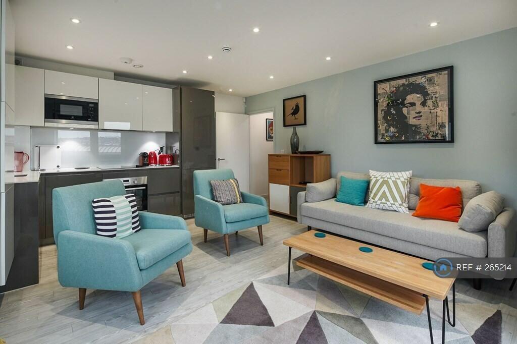 Main image of property: Embankment House - P2043S4