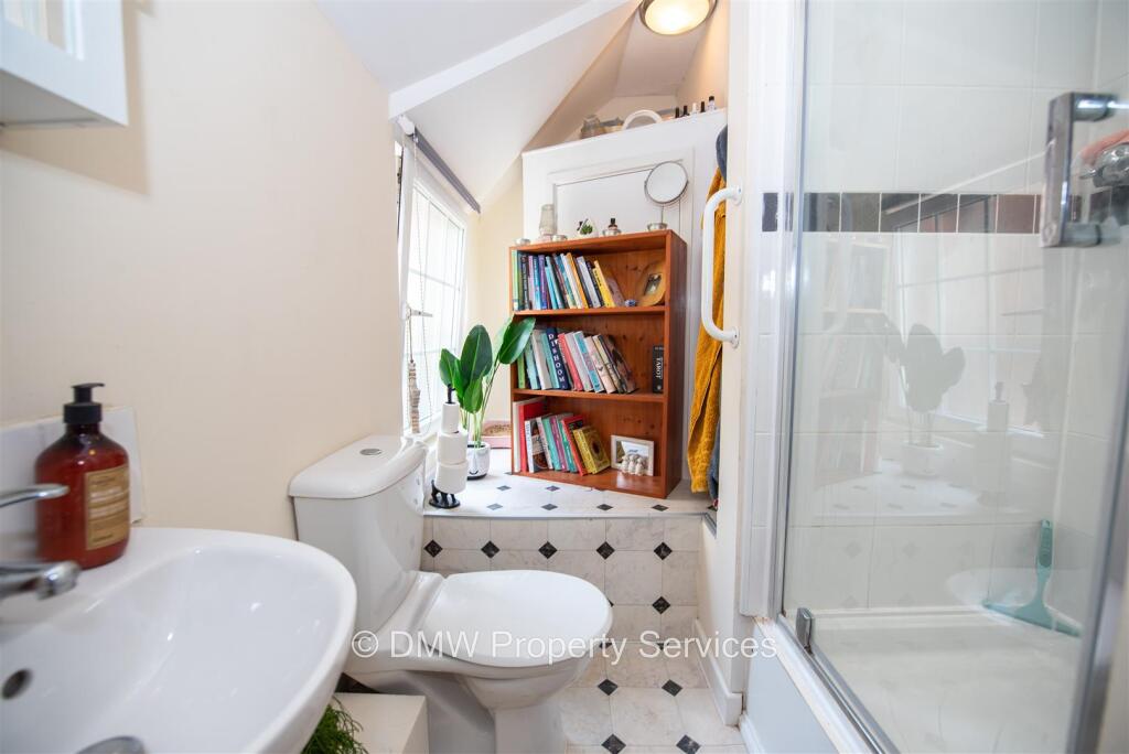 Apartment in Nottingham - More