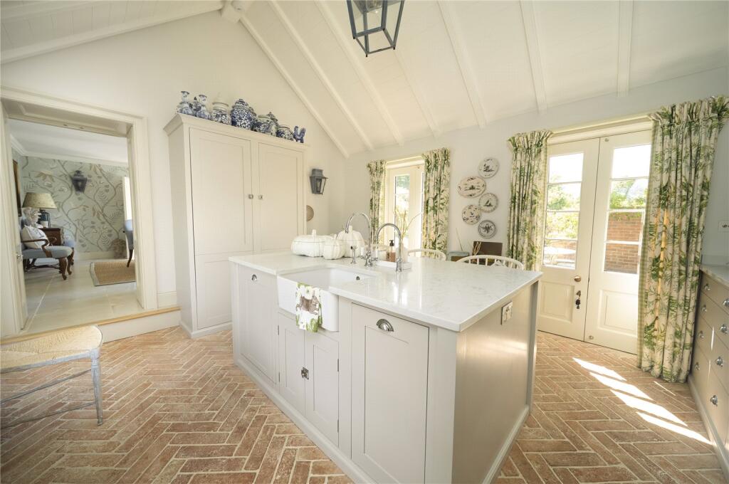House in Gateshead, Crawcrook - More