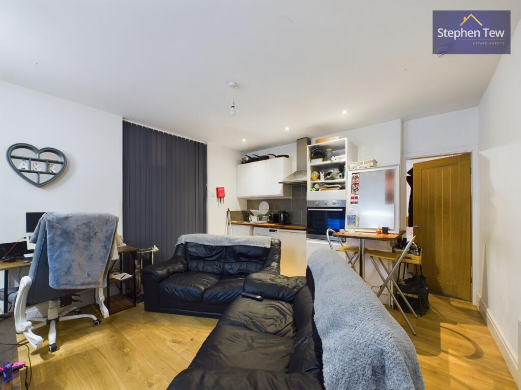 Apartment in Preston - View 2