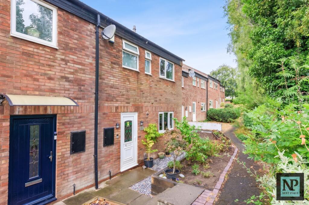 Main image of property: Carlcroft, Wilnecote, B77