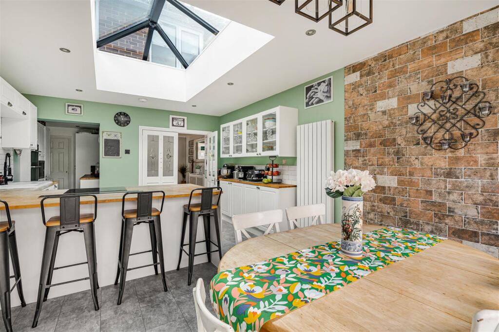 House in Ware, Kings Hill - View 3